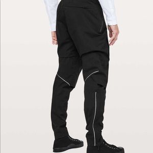 Lulemon men’s Storm Field Pant Wilderness